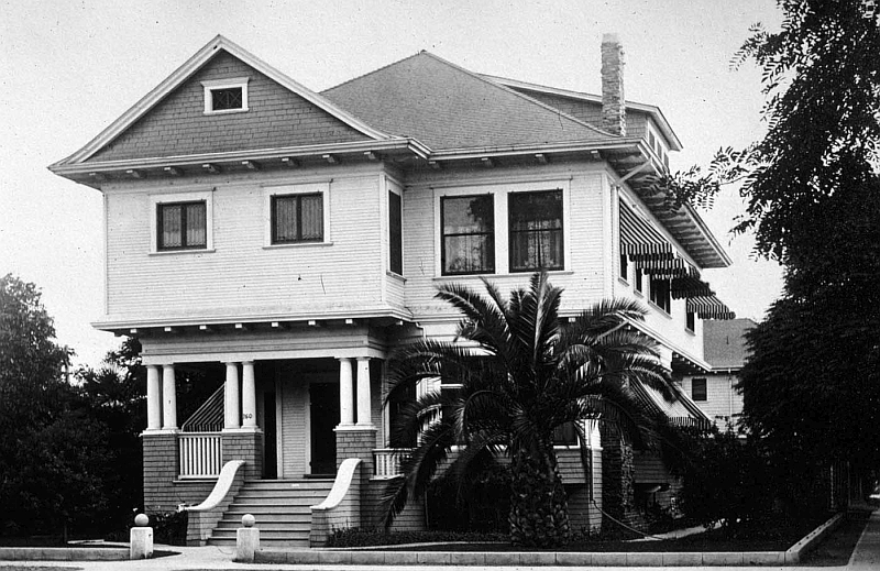 Smith House at 760 W 20th Street