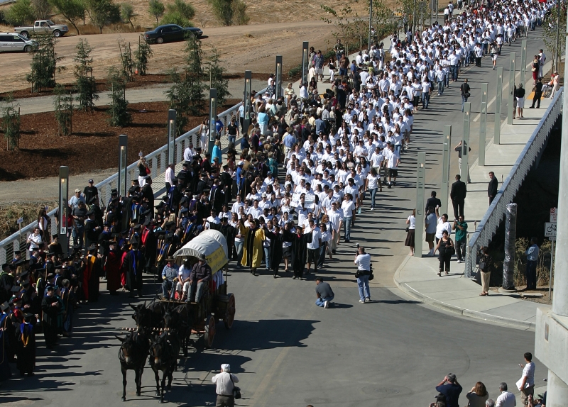 Students Marching on Scholars Lane during UC Merced Opening Ceremony on September 5, 2005 (UCM Collection)
